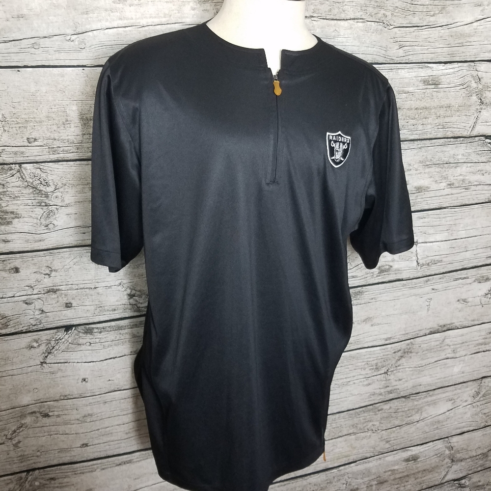 NFL Oakland Raiders Tee Shirt Size M.